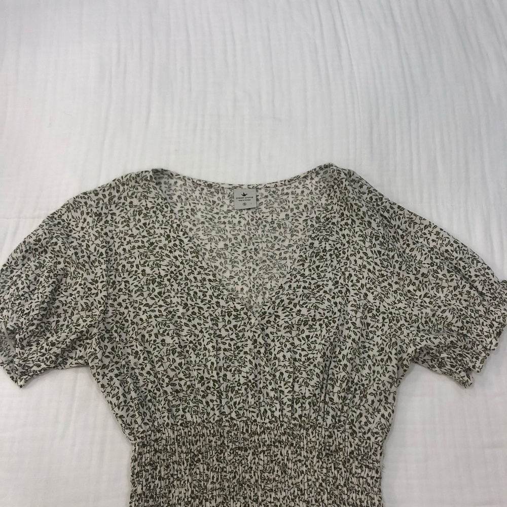 Paper Crane Short Sleeve V-Neck